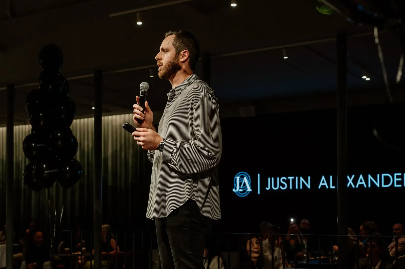 Foto van Justin Warshaw, CEO und Creative Director von Justin Alexander