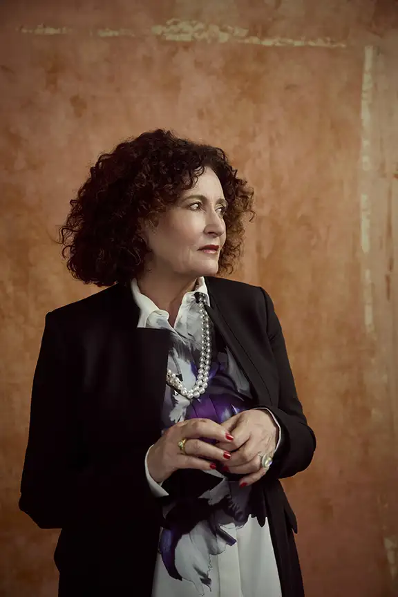Kostuumontwerper Lyn Paolo