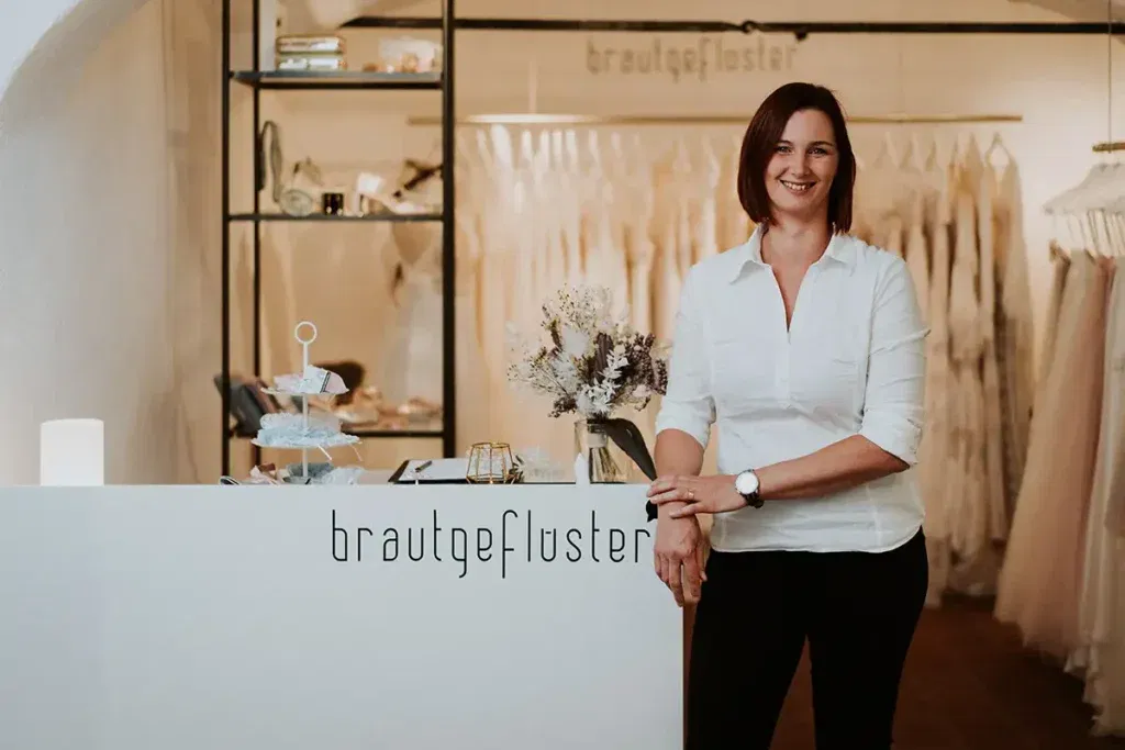 Photo with Christina Zauchner in the atelier of Brautgeflüster in Villach.