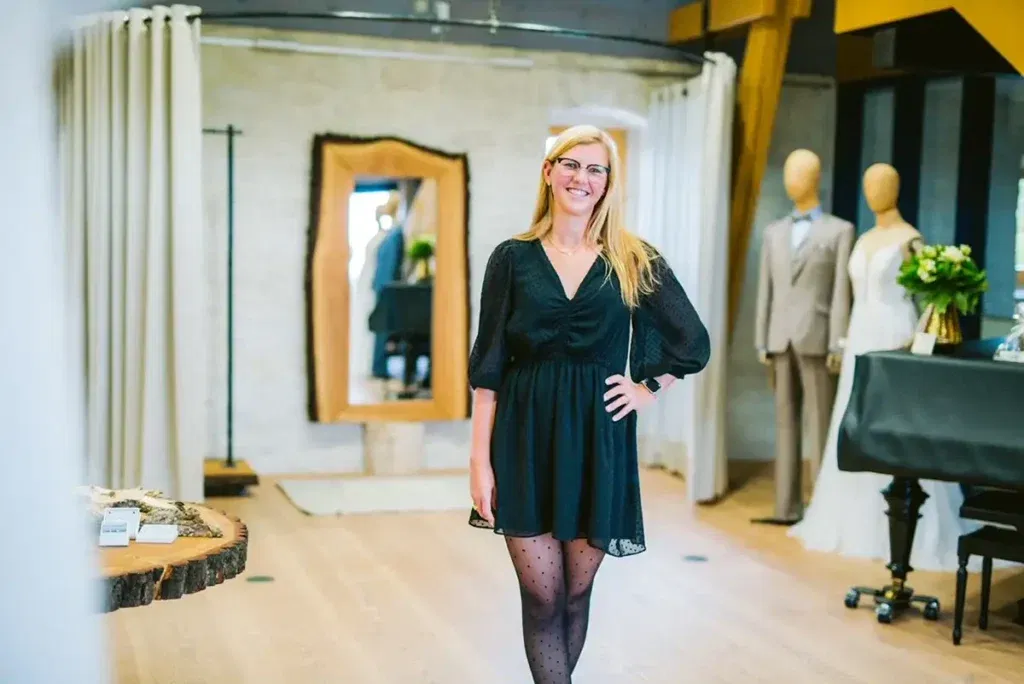 Picture of Julia Schwartz standing in her atelier.